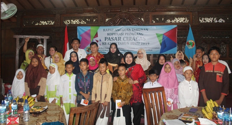 Santunan kepada anak yatim/dok.Istimewa