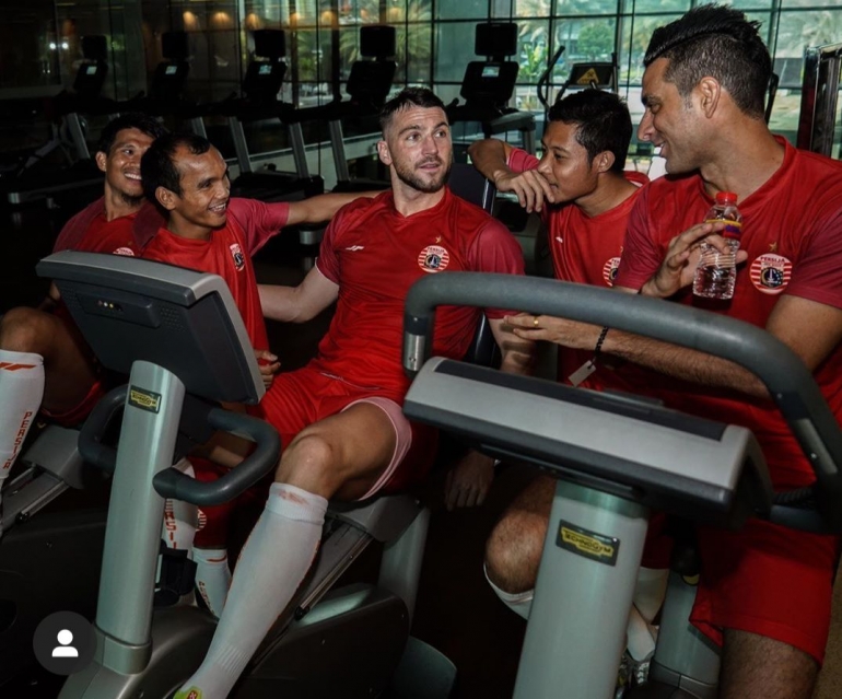 Para pemain Persija melakukan Fitnes (Instagram Persija)