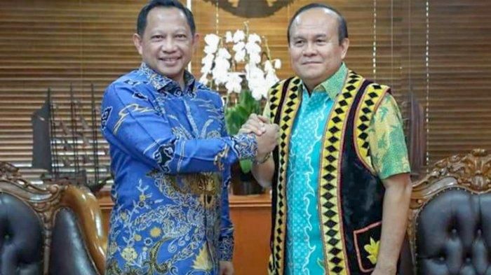Christian Zebua, Sosok Pembawa Perubahan Di Ono Niha | medanbisnis daily.com