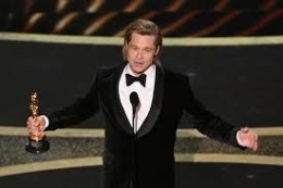 Brad Pitt raih Oscar pertamanya (sumber: indiewire.com)