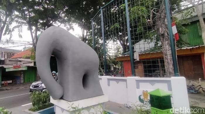 Patung Gajah Mungkur di Gresik| Foto: Detik