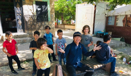 Dihampiri Anak-anak Suriah Saat Mengunjungi Kota Kuno Dara, Mardin  