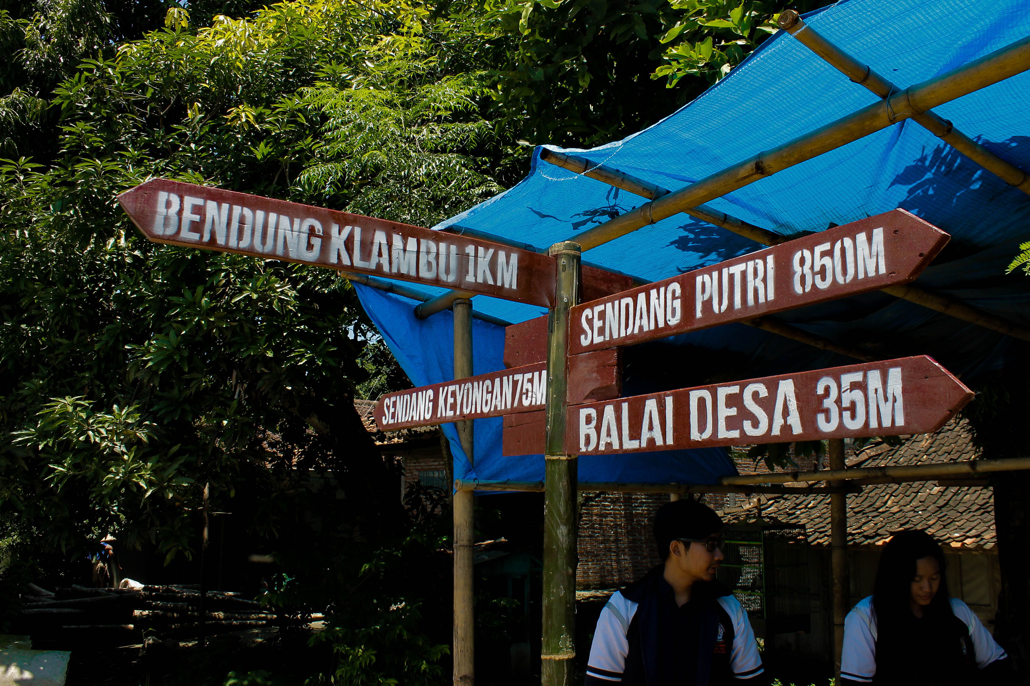 Papan Penunjuk Arah Wisata Desa Penganten. Dokpri