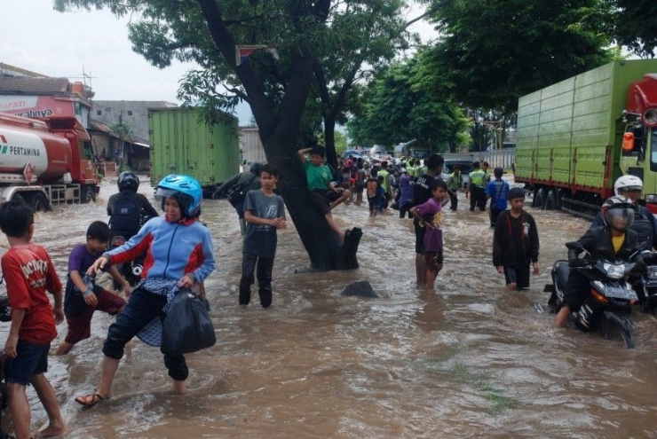 Banjir di kawasan Kahatex. Foto : Antara/Fahrul Jayadiputra