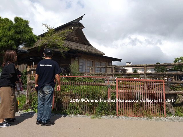 Berjalan kearah Museum Open Air "Hannoki Bayashi Shiryokan", dengan awan mendung yang menggantung ....... Dokumentasi pribadi.