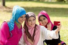 Menjadi sahabat sejati satu sama lain. Ilustrasi: islam.nu.or.id