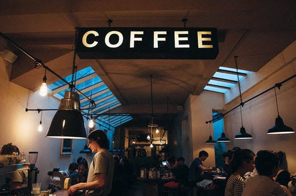 Pertemuan pertama di coffee shop sangat berkesan./ilustrasi doc: jurnas.com
