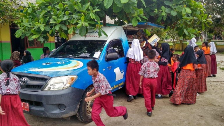 mobil perpus satu satunya melayani 8 kecamatan di bangka kompasianacom