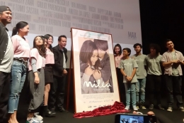 Para bintang film Milea: Suara dari Dilan menghadiri peluncuran poster dan trailer film tersebut di XXI Epicentrum, Jakarta Selatan, Senin (9/11/2019).(KOMPAS.com/PUSPITASARI RINTAN)