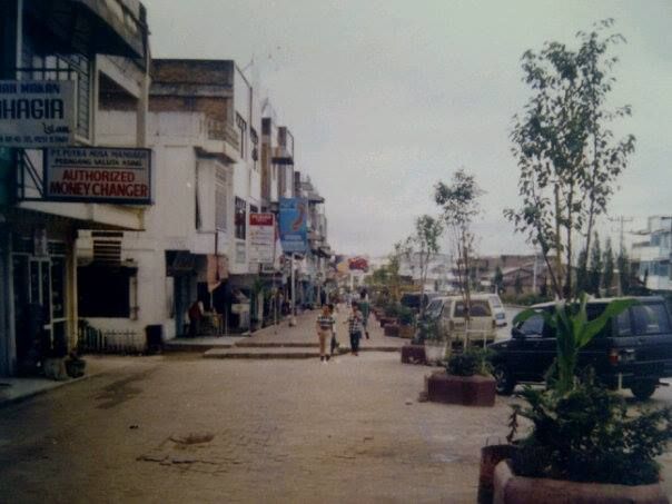 Salah satu ruas jalan di Kota Berastagi pada tahun 1997 (dokpri)