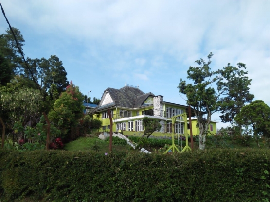 Villa Mutiara, bergaya bangunan Belanda yang masih ada di Bukit Gundaling, Berastagi (dokpri)