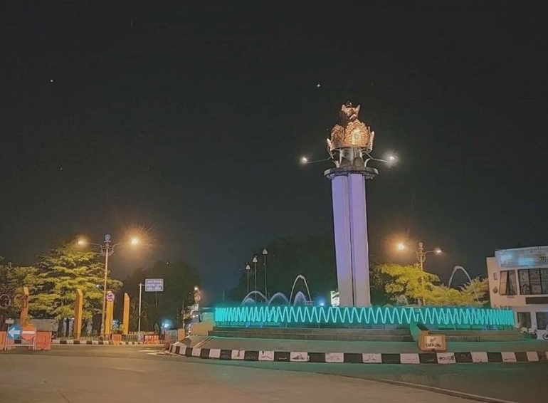 Monumen Binokasih Malam Hari (@inimahsumedang)