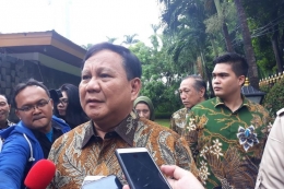 Prabowo Subianto di Jalan Widya Chandra V, Jakarta, Rabu (25/12/2019) | KOMPAS.com/TSARINA MAHARANI