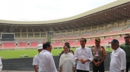 Presiden RI Joko Widodo tinjau kondisi terkini Stadion Papua Bangkit. Sumber gambar: Suara.com