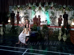 Tampil di pesta pernikahan tradisional. Dokpri