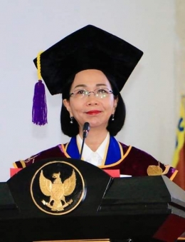 Rektor Unsrat Prof Dr Ir Ellen Joan Kumaat MSc DEA(sumber:ellenkumaat)