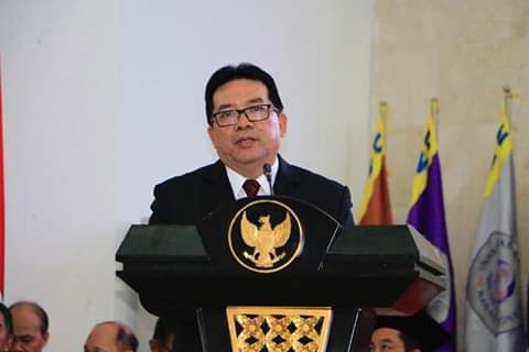 dr Jemmy Lampus M.Kes memberikan sambutan wakili Gubernur Sulut(sumber: ellenkumaat)