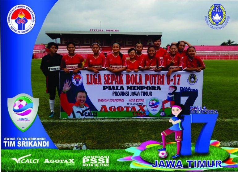 Pemain Srikandi Mojopahit FC Usai Menerima Penghargaan sebagai Juara I Sepak Bola Putri U-17 Piala Menpora RI di Blitar| Dokumentasi pribadi