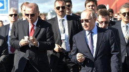 Selasa 27 Agustus 2019, Presiden Turki, Recep Tayyip Erdogan ditemani Presiden Rusia, Vladimir Putin di kawasan International Aviation and Space Salon (MAKS 2019). Gambar: hesun.co.uk