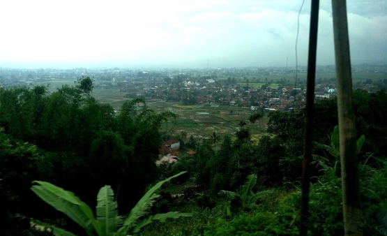 pemandangan di sepanjang perjalanan menuju Garut (Dokumentasi pribadi)