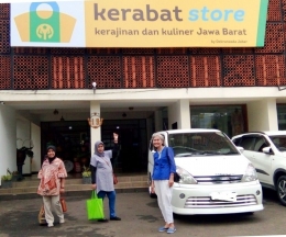 Kerabat Store , Etalase Keren  bagi Karya Kerajinan Warga Jabar......  