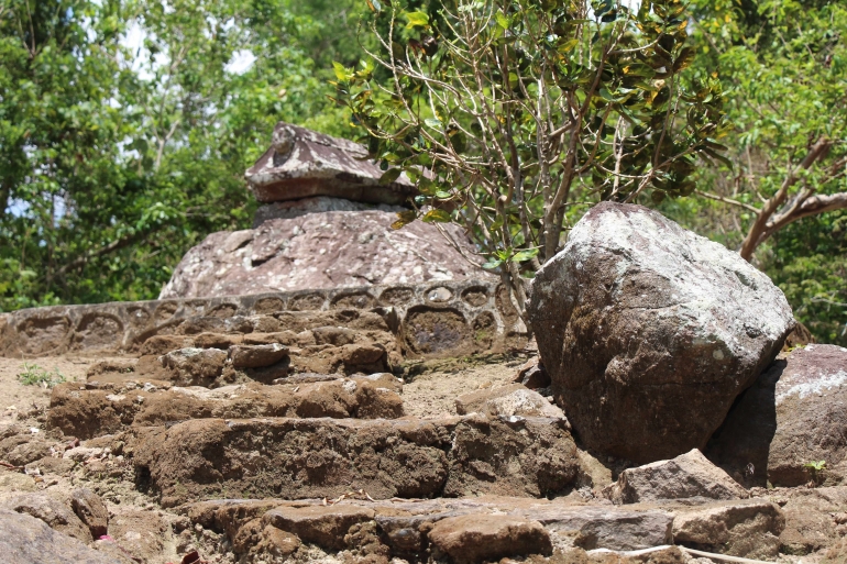 Salah satu sarkofag di Situs Ai Renung, Kabupaten Sumbawa (dokpri)