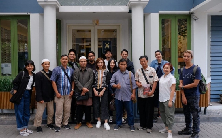 Sesi Foto Bersama Usai Diskusi - Foto: Panitia