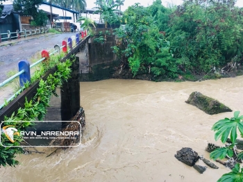 Jembatan dibelakang Istana