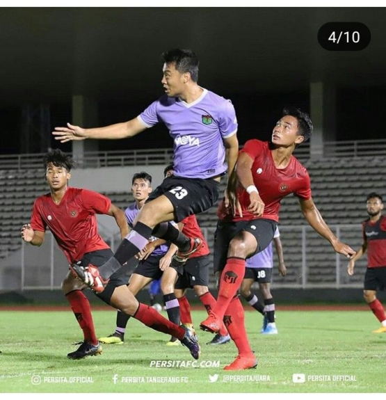Timnas Indonesia kalah telak 1-4 dari Persita Tangerang dalam laga uji coba yang dimainkan di Stadion Madya, Senayan, Jumat (21/2) tadi malam/Foto: Instagram Persita.official