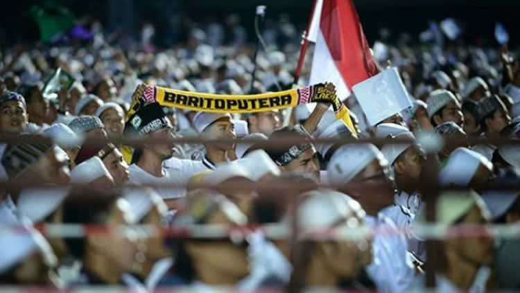 Ribuan Jamaah/Bartman (indosport.com)