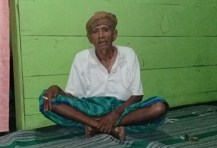 Nenek Karolus saat menceritakan pengalamannya tentang umbi gadung | dok.pri