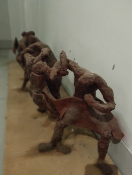 Miniatur patung karya Kuswa Budiono (sumber: J.Haryadi)