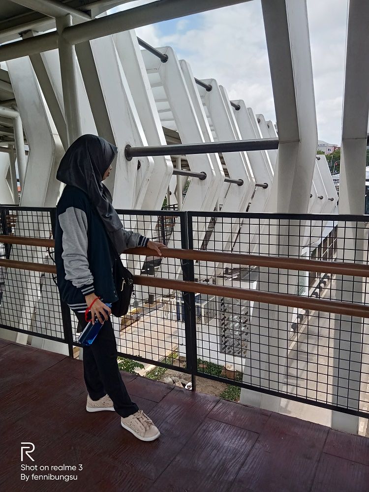 Foto di sky bridge antara Halte Tije Pemuda Rawamangun dan LRT Velodrome - Dok.FenniBungsu