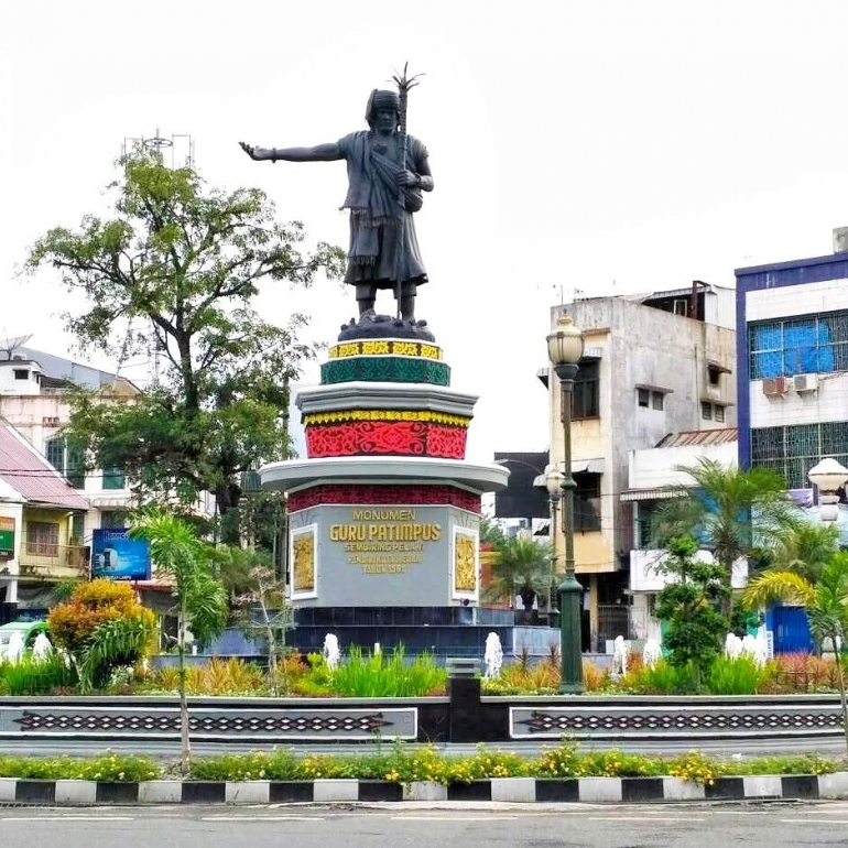 Monumen Guru Patimpus Sembiring Pelawi (batakpedia.org)