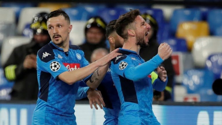 Dries Mertens cetak gol ke gawang Ter Stegen. | Reuters.com