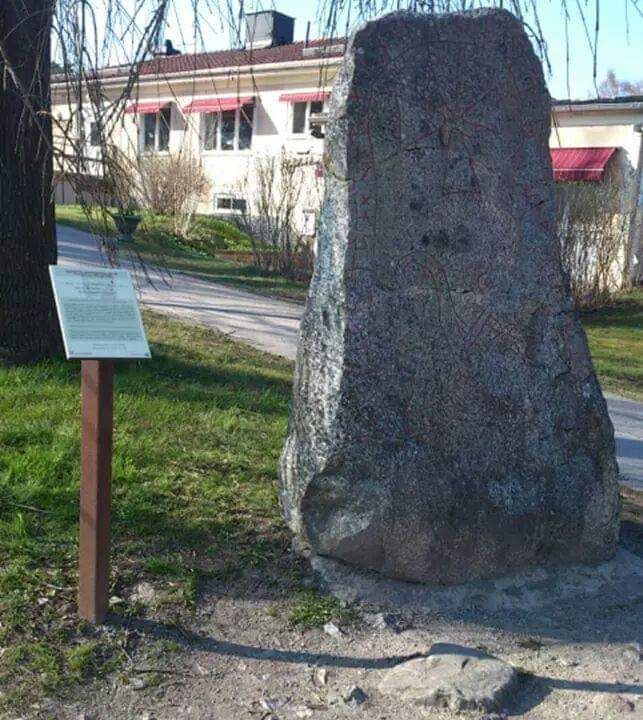 Runestones - prasasti batu jaman Viking (photo by Tutut) 