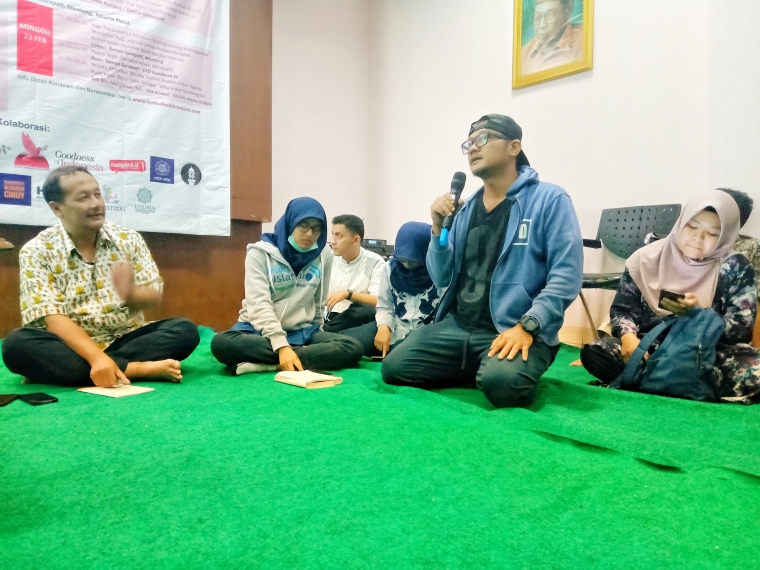 Diskusi usai nobar bersama narasumber | dokpri