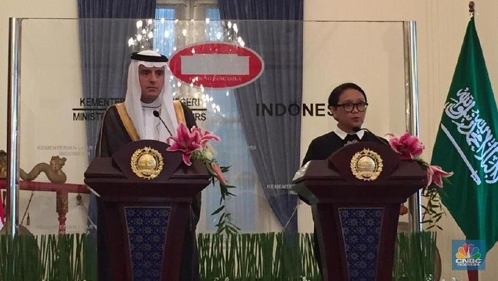 Menteri Luar Negeri Arab Saudi, Adel bin Ahmed Al-Jubeir saat bertemu dengan Menteri Luar Negeri, Retno Marsudi (CNBC Indonesia/Wangi Sinintya) 