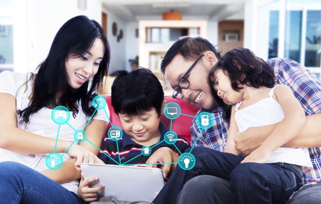 Mendidik anak di era digital (Sumber: familyapp.com)