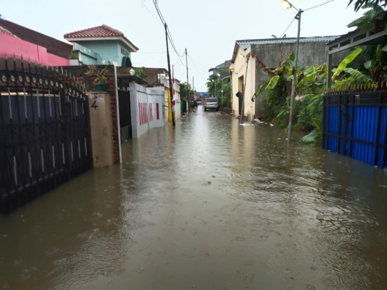 Banjir di Depan Rumah (dokpri)