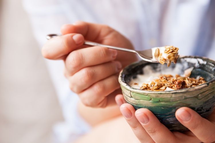 Ilustrasi sarapan dengan campuran gandum utuh.(Shutterstock) 