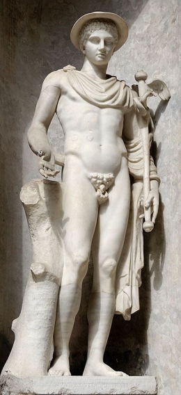 Patung Hermes di Vatican Museums, menggunakan jubah seorang musafir. (Sumber: wikipedia.org)