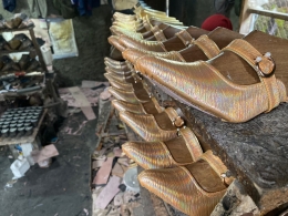 Hasil produksi pabrik sepatu wanita Kecamatan Ciomas, Kabupaten Bogor (Sumber: Dokpri)