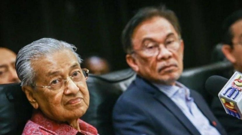 Mahatir Dan Anwar (tribunnews.com)