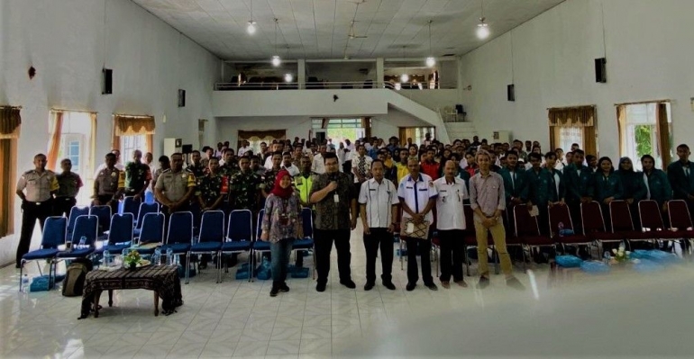 Berfoto Bersama Para Peserta Seminar di Kabupaten Belu, NTT- Dokumentasi Panitia