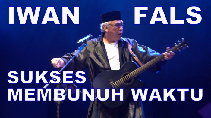 Iwan Fals dengan puisi karya Radhar Panca Dahana, menggugat kesadaran kita tentang waktu, tentang hari akhir. Foto: isson khairul