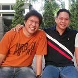 ket.foto : keponakan  saya  :Ferry Indra dan Herry Indra,hilang secara misterius bersama MH370./dokpri