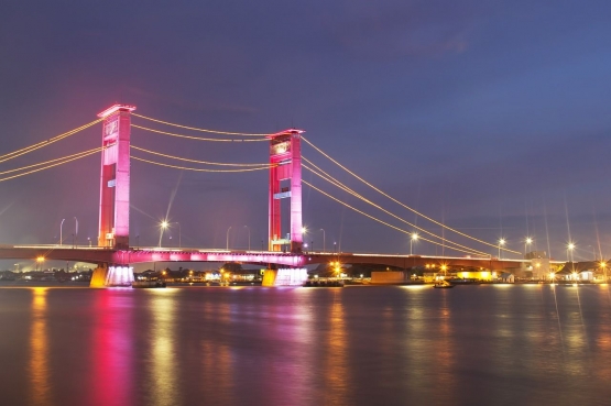 Deskripsi : Jembatan Ampera Palembang I Sumber Foto : Pixabay