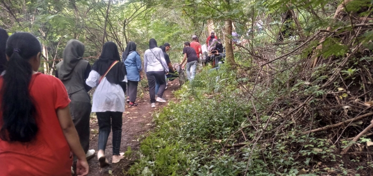 Peserta daksa, netra, rungu, dan pendamping jelajah rimba Tani Kota - Dok. Susanti Hara