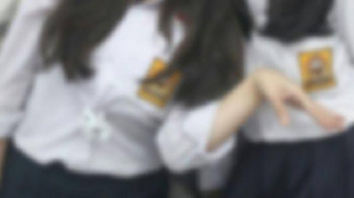 sumber: Tribunnews.com | Kisah Asmara Rebutan Cowok, Siswi SMP Dikeroyok 12 Siswi SMA ...